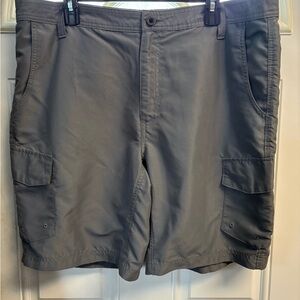 Magellan Outdoors Gray Cargo Shorts with Side Pockets